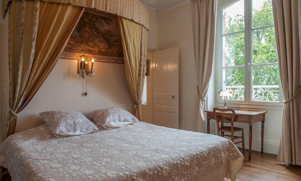 L'Oustal Bed and Breakfast Μπουρζ Εξωτερικό φωτογραφία