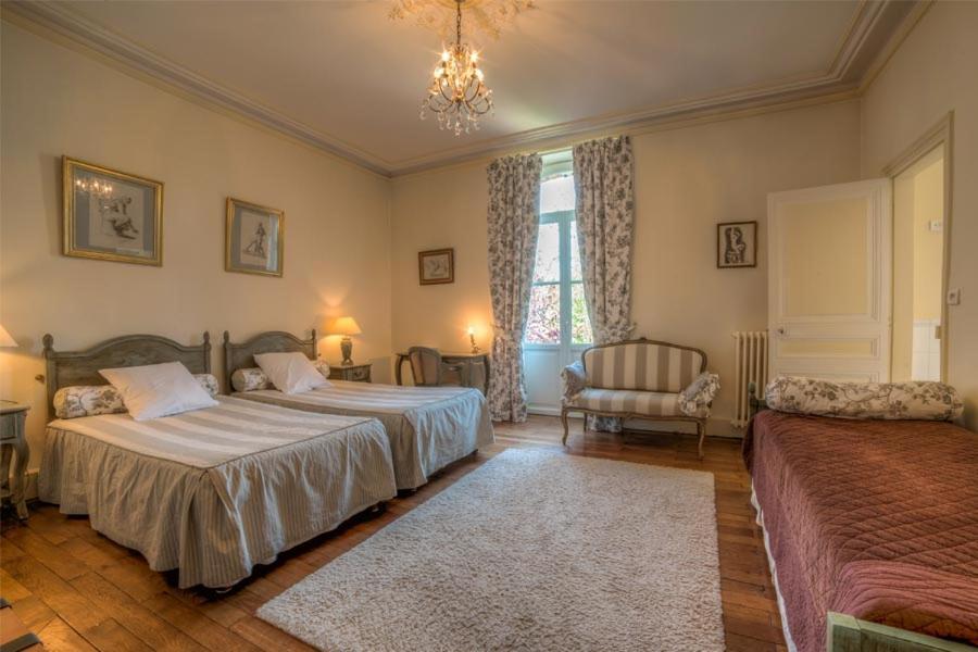L'Oustal Bed and Breakfast Μπουρζ Εξωτερικό φωτογραφία