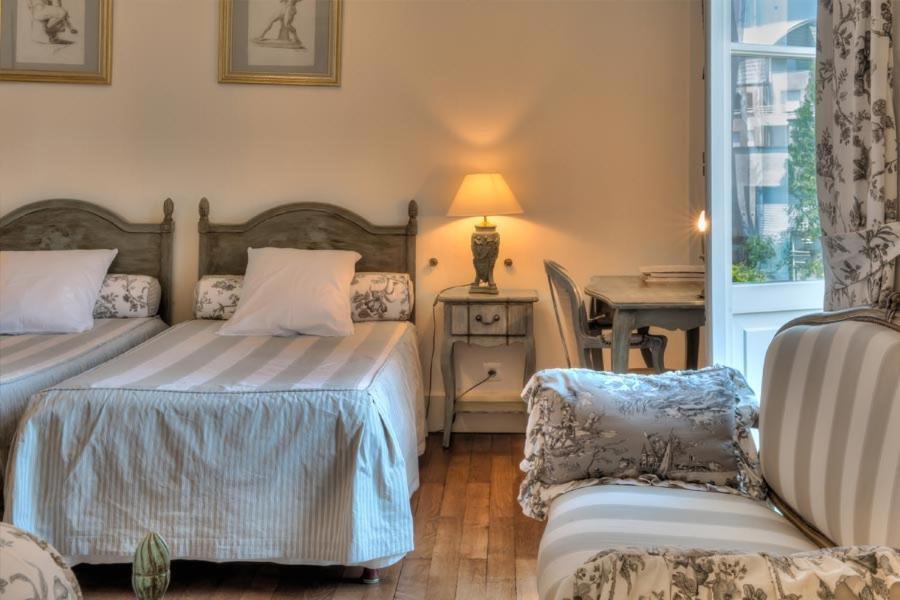 L'Oustal Bed and Breakfast Μπουρζ Εξωτερικό φωτογραφία
